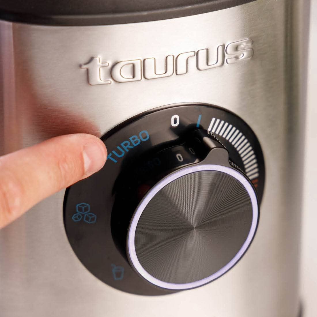 Блендерът Taurus Prior Advance+ 1800
с филтър за пулпа и преносима чаш