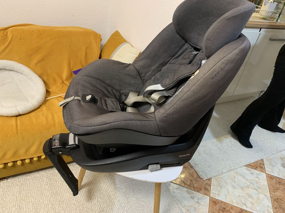 Scaun masina cu isofix