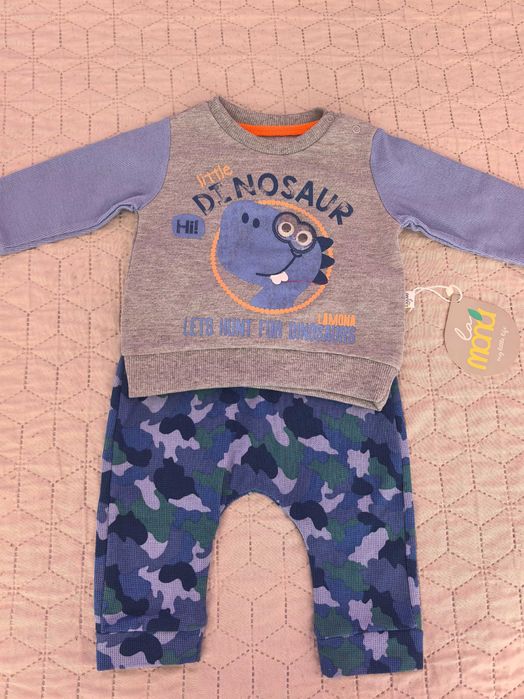 Нов комплект момче размер 74