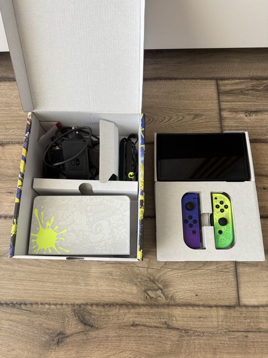 Vand Nintendo Switch Splatoon Edition Oled