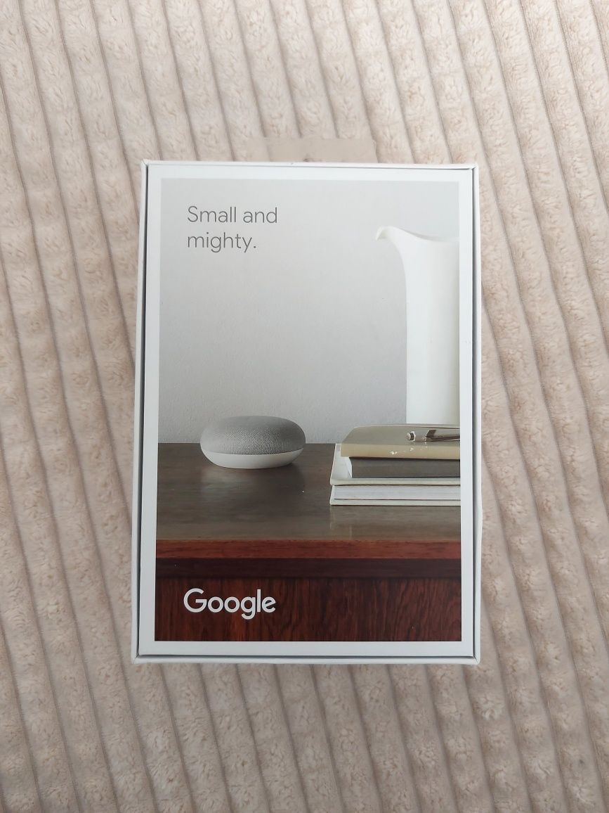 Тонколонка Google nest mini