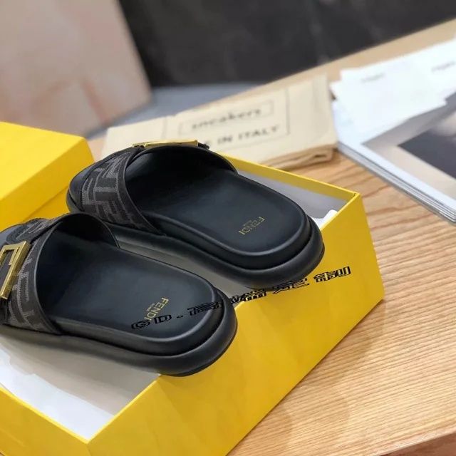 Чехли унисекс Fendi 41