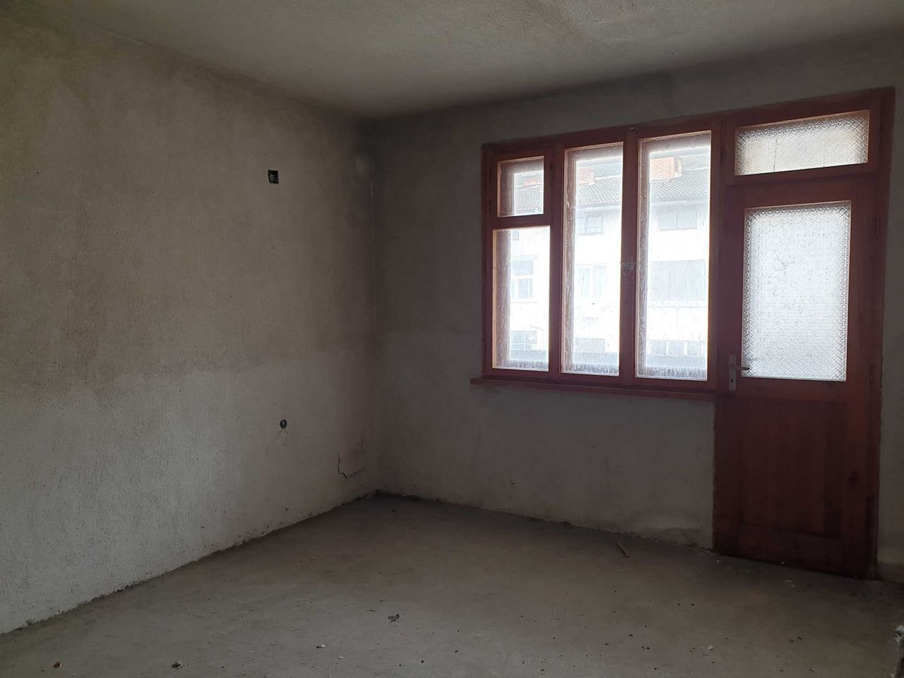 Продава се Многостаен апартамент в Карлово - 150 кв.м за 935 €/кв.м - Снимка #3