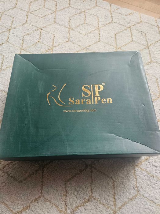 Sara Pen, лачени боти