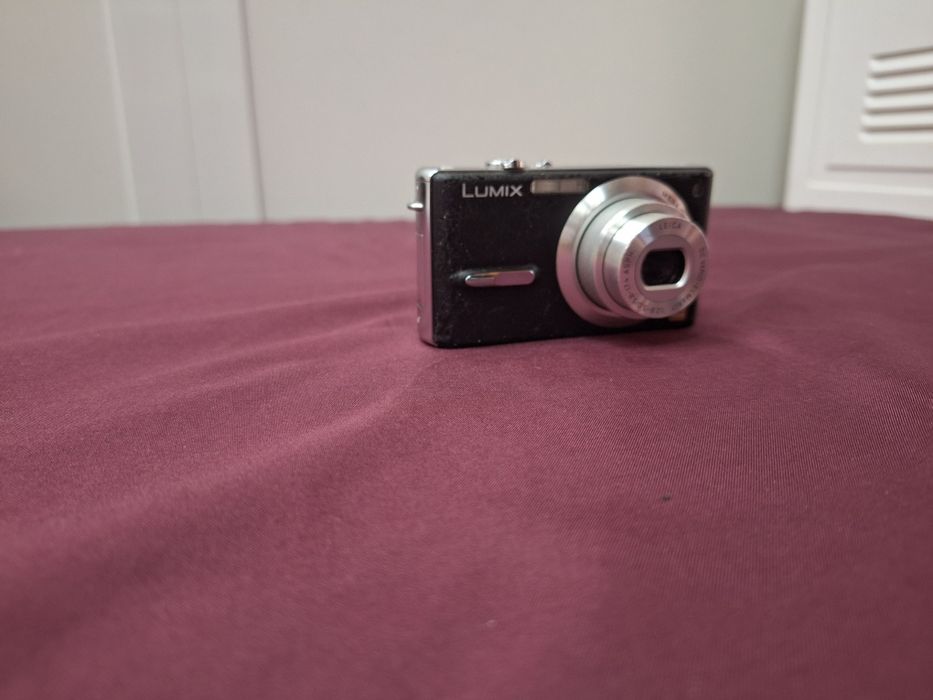 цифров фотоапарат Panasonic Lumix DMC-FX9,Leica обектив,нова батерия