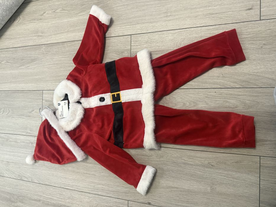 Costum Mos Craciun model deosebit