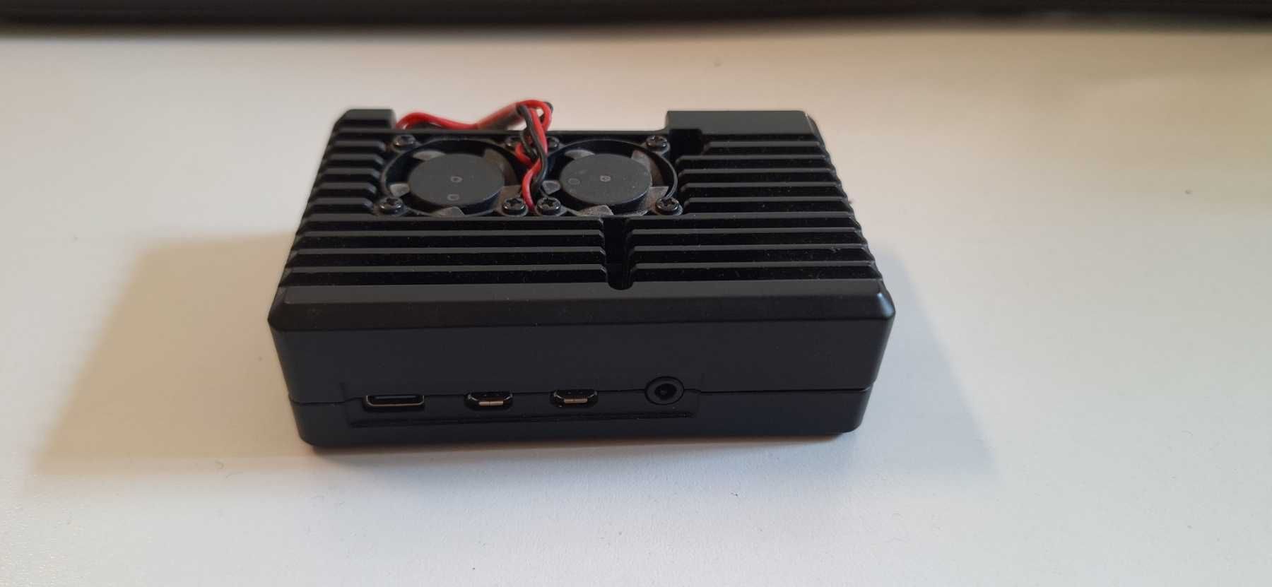 Продавам два броя Raspberry Pi 4 4 gb в кутии