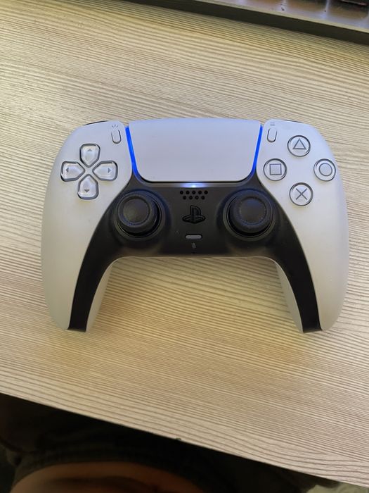 Продам оригинальный джостик от Playstation 5
