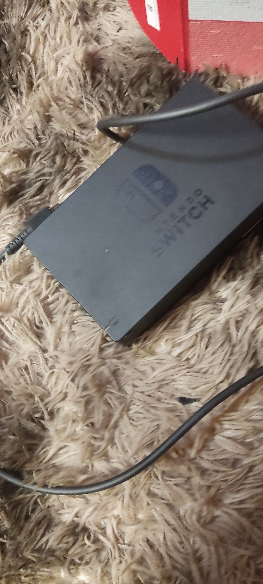 Vând consola nintendo switch , în stare bună de funcționare