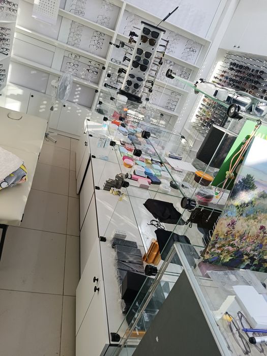 Продам ветрину в отличном состояние