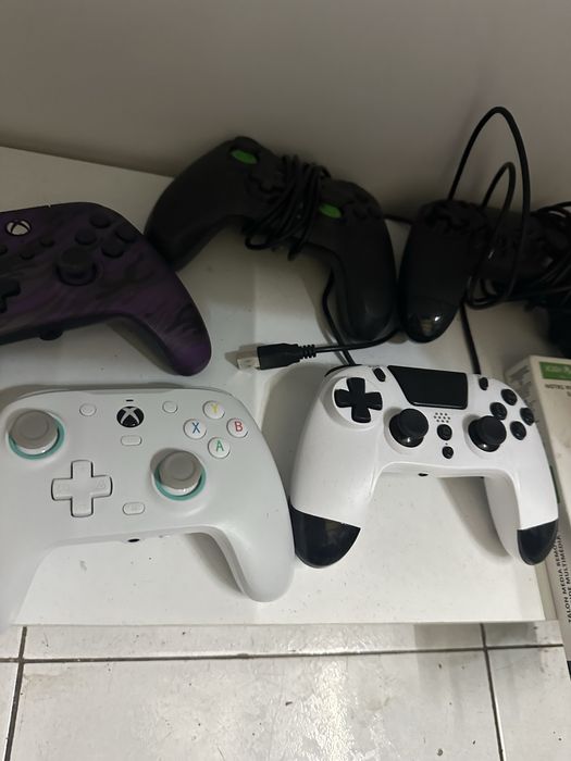 Manete Xbox aftermarket – cu fir sau wireless – 50 lei bucata