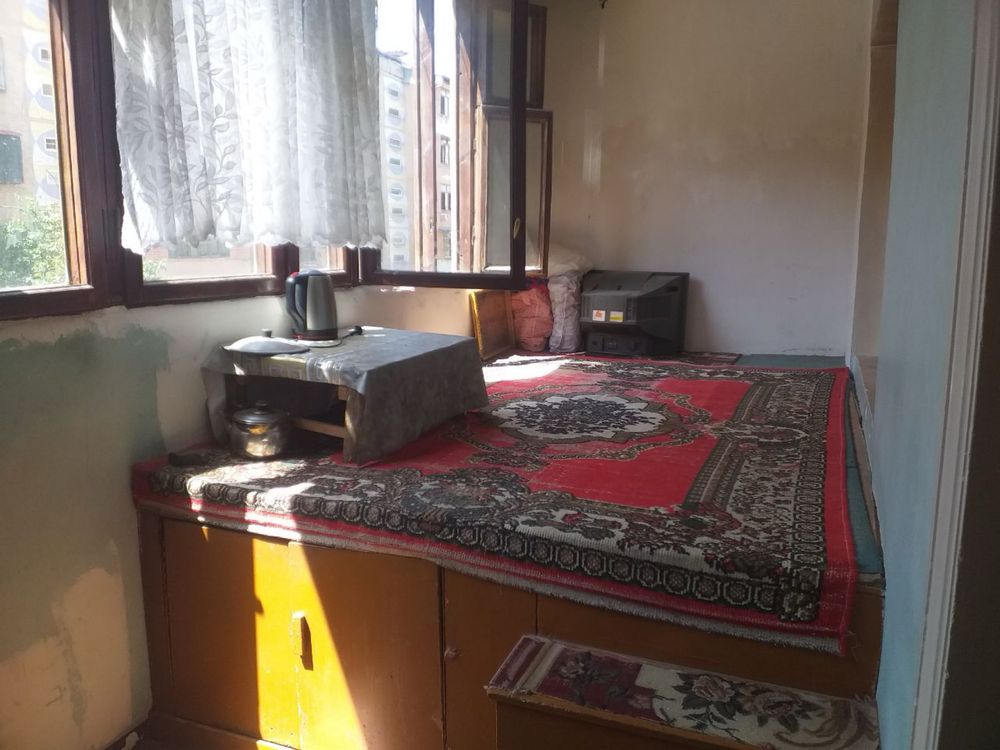 Срочно коракамиш 1/2да 3 хонали квартира сотилади qoraqamish olmazor