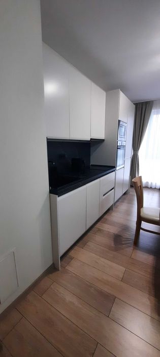 Дава се под наем Двустаен апартамент в Варна, Възраждане 1 - 78 кв.м за 561 € - Снимка #1