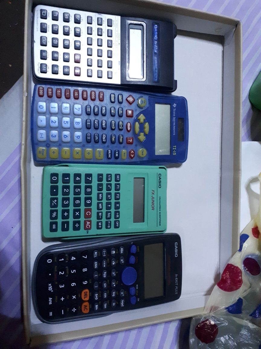Calculator Casio FX / Texas Instruments