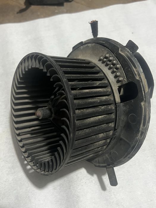 Ventilator Habitaclu / Ventilator Aeroterma Audi A3 (8P) cod F983228M