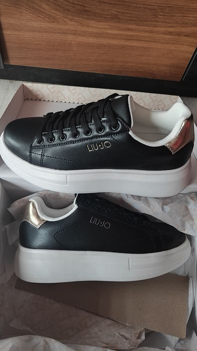 Нови сникърси Liu Jo