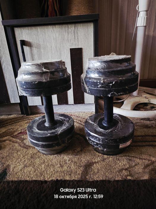 Продаются гантели