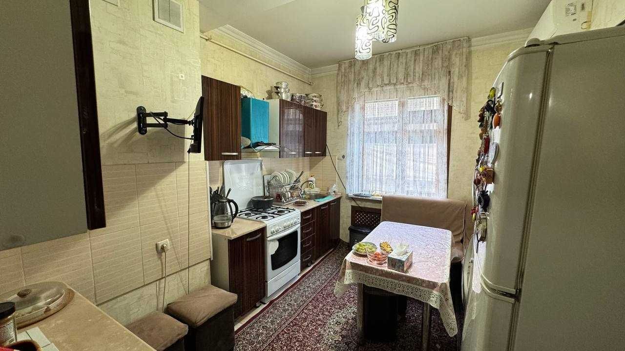 Продаётся 4-комнатная квартира в Юнусабаде, 17 квартал