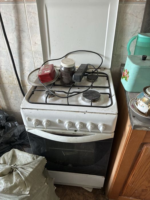 Газовая плита с духовкой
