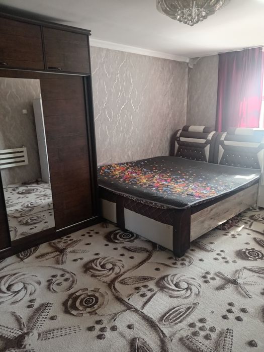 Hovli uy sotiladi 7 sotih