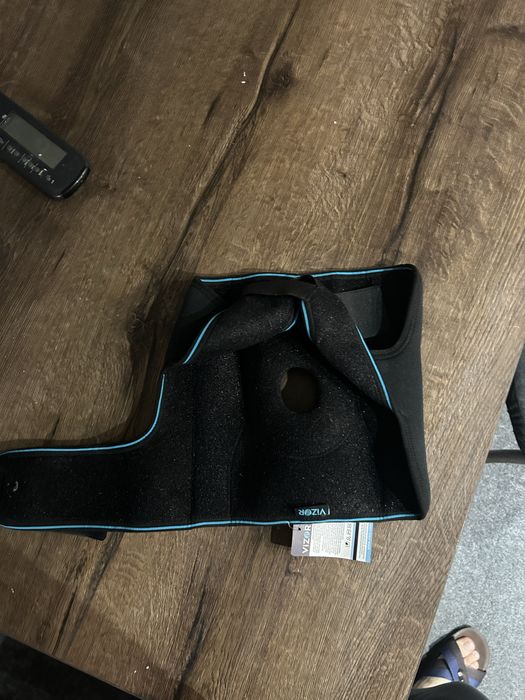 Наколенники продаются