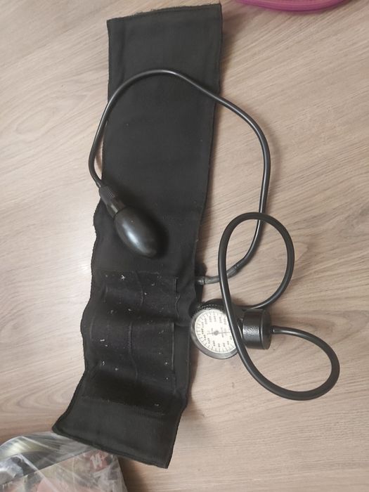 Продаю механический тонометр