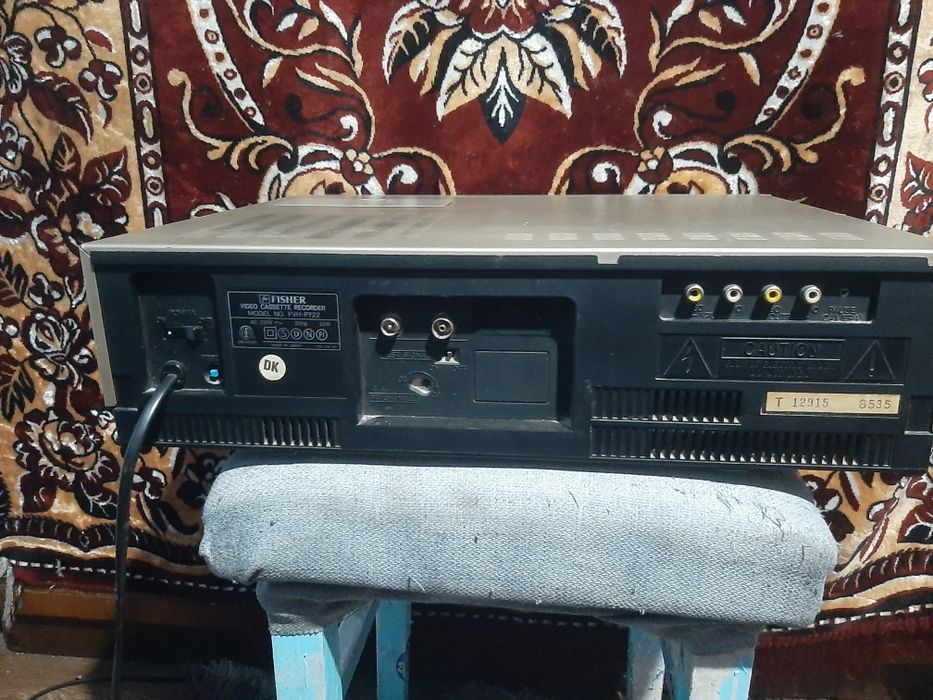 Vând videorecorder fisher în stare bună