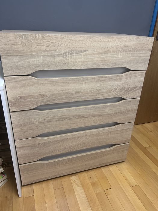 Скрин с пет чекмеджета