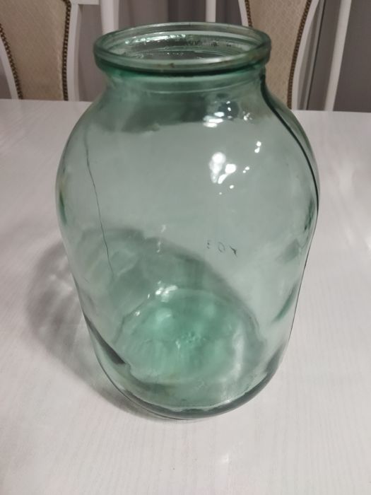 Продам стеклянные банки и крышки