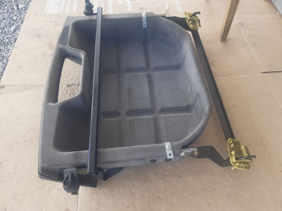 чекмедже  за багажник бмв е90