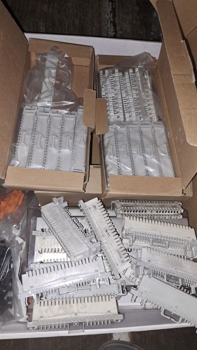 Плинт KRONE в комплекте