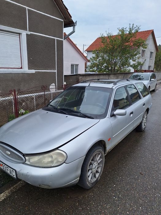 Ford mondeo 1.8 benzina