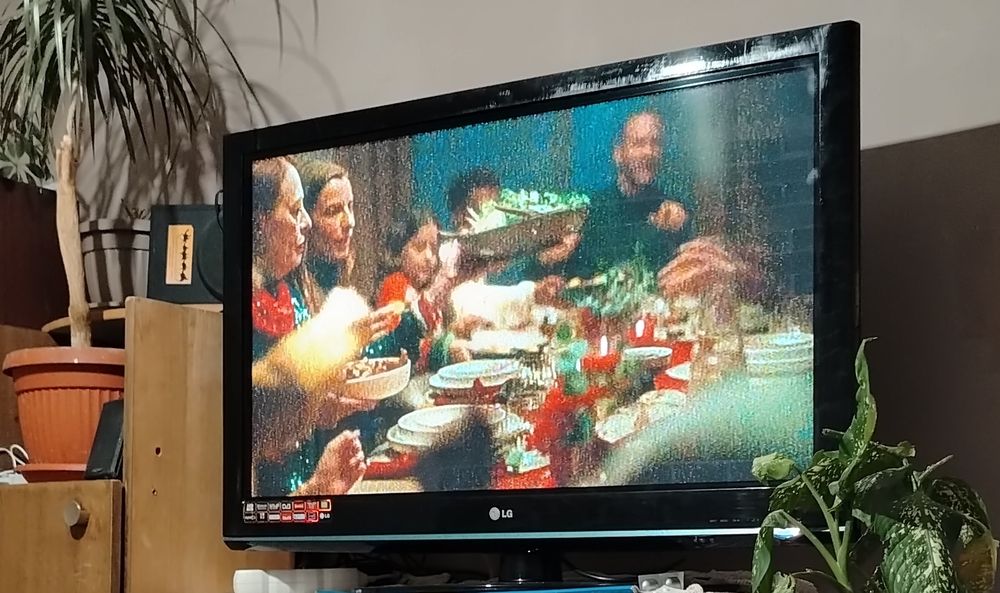 Пламен телевизор LG, 42 инча. Отличен..