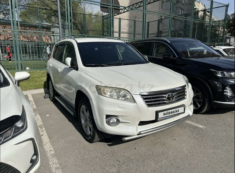 Автомобиль Toyota rav 4
