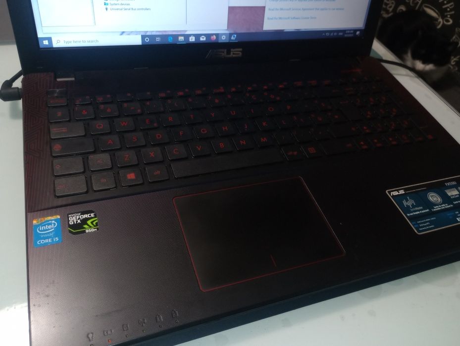 Asus FX550, Intel i5, 8 gb, Full HD, video dedicat 2gb NVIDIA GTX