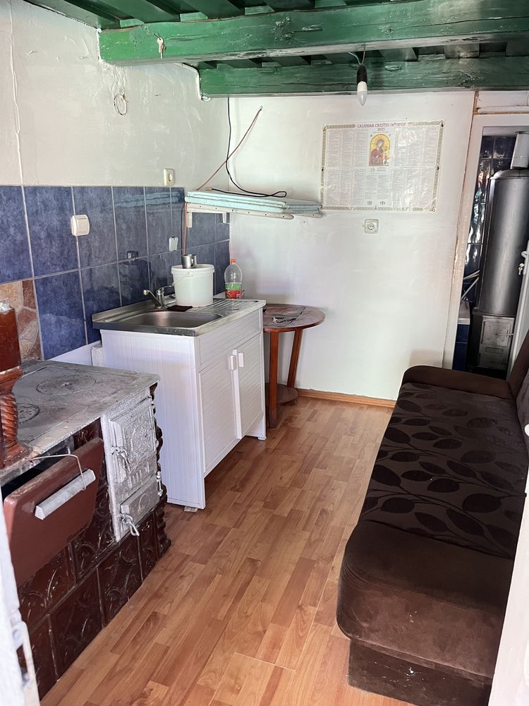 Casa la tara cu gradina