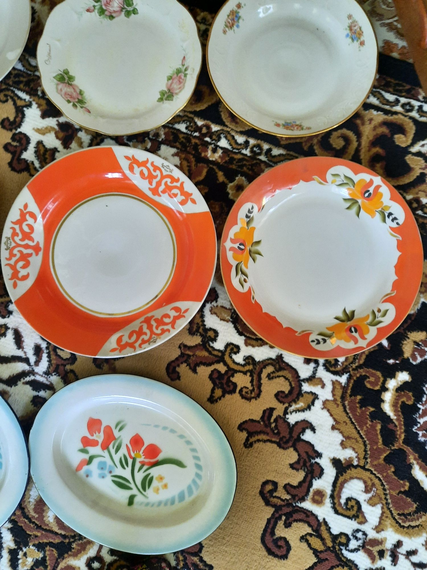 Продам кастрюли, вазы для цветов.