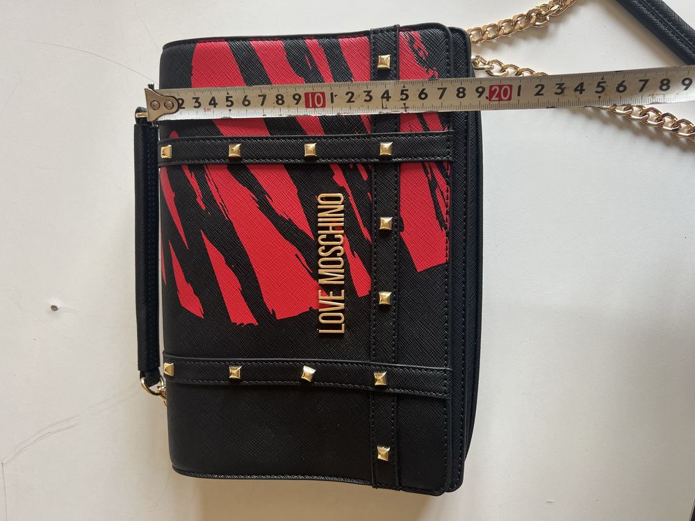 Нова чанта Love Moschino