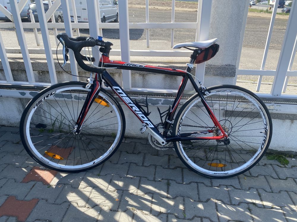 Bicicleta cursiera Merida