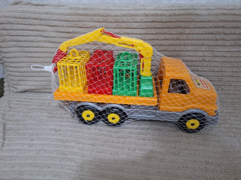 Игрушка машина для перевозки животных