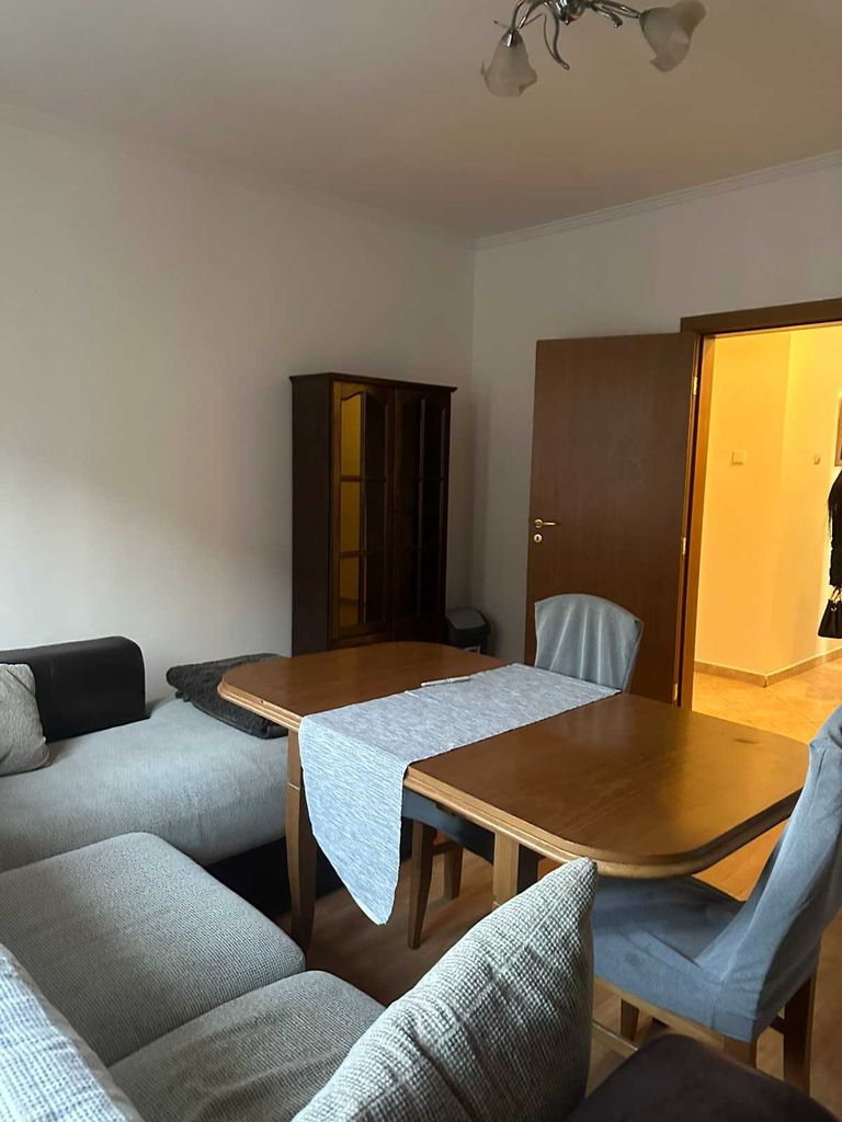 Дава се под наем Тристаен апартамент в Бургас, Център - 80 кв.м за 280.5 € - Снимка #8