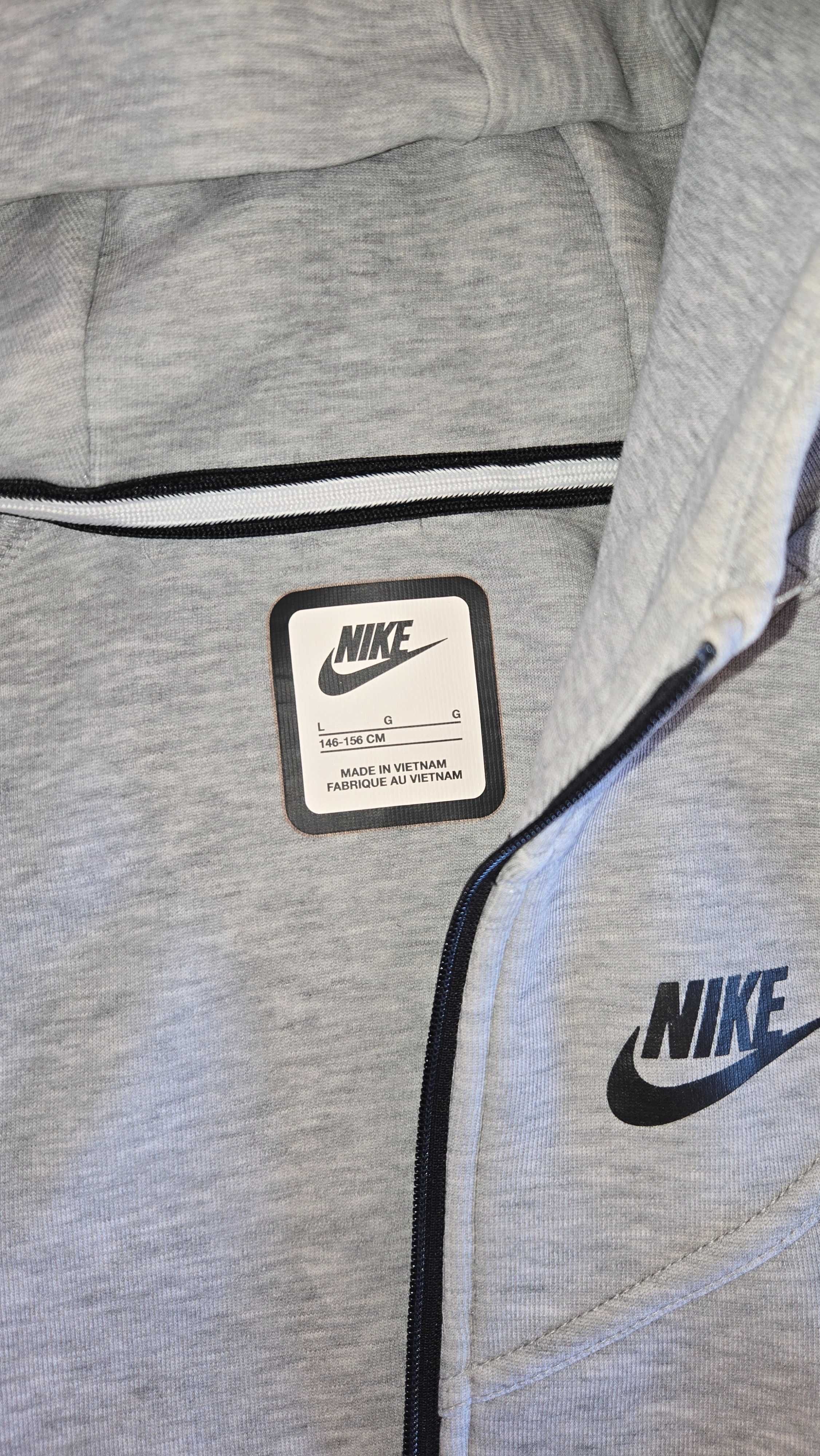 Горнище Nike Tech