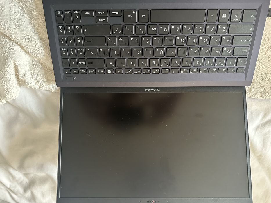 Notebook sotiladi