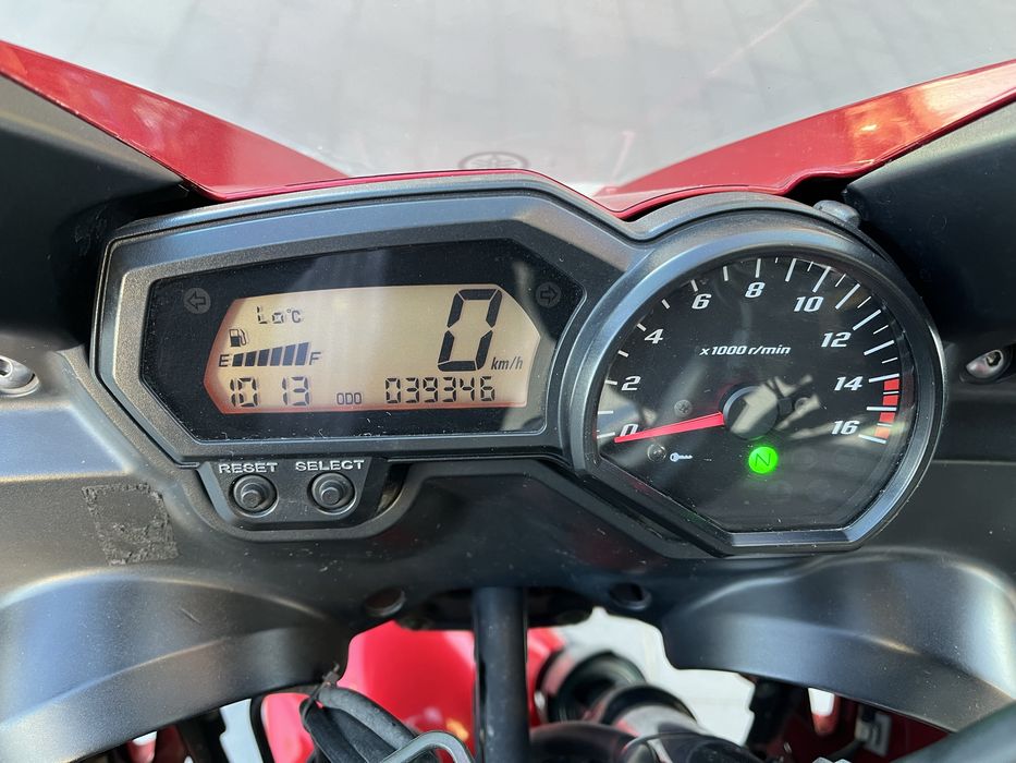 Yamaha Fazer 600 (2007) – 39.000 km – Topcase, crashbar – 3.300€