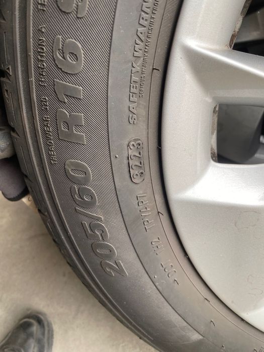 Jante Skoda aliaj R16 cu Anvelope M+S 205 60 16 Kumho