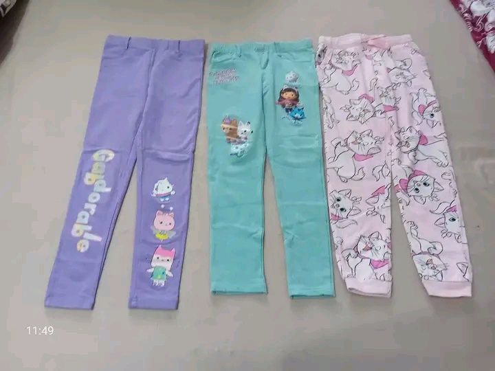 Lot pantaloni marime 134