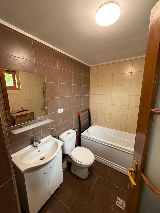 Casa de vanzare 2000mp Tulnici