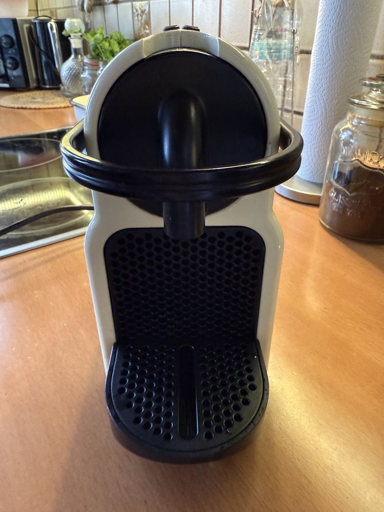 Кафемашина NESPRESSO Inissia