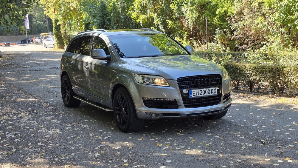 AUDI Q8 quattro S-LINE 3.0