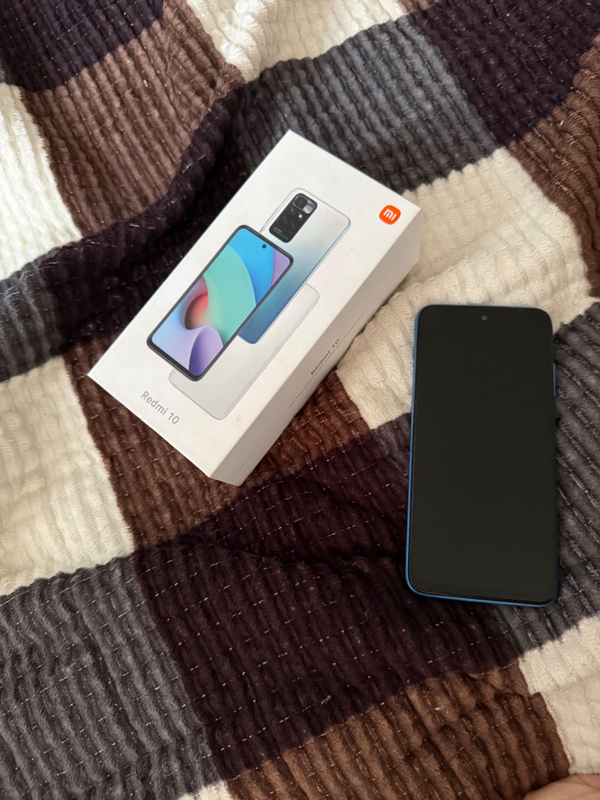 Телефон Xiaomi Redmi 10